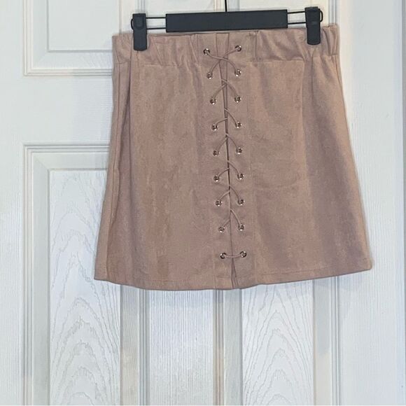 Skylee Collection light pink mini skirt Size medium - Picture 7 of 8